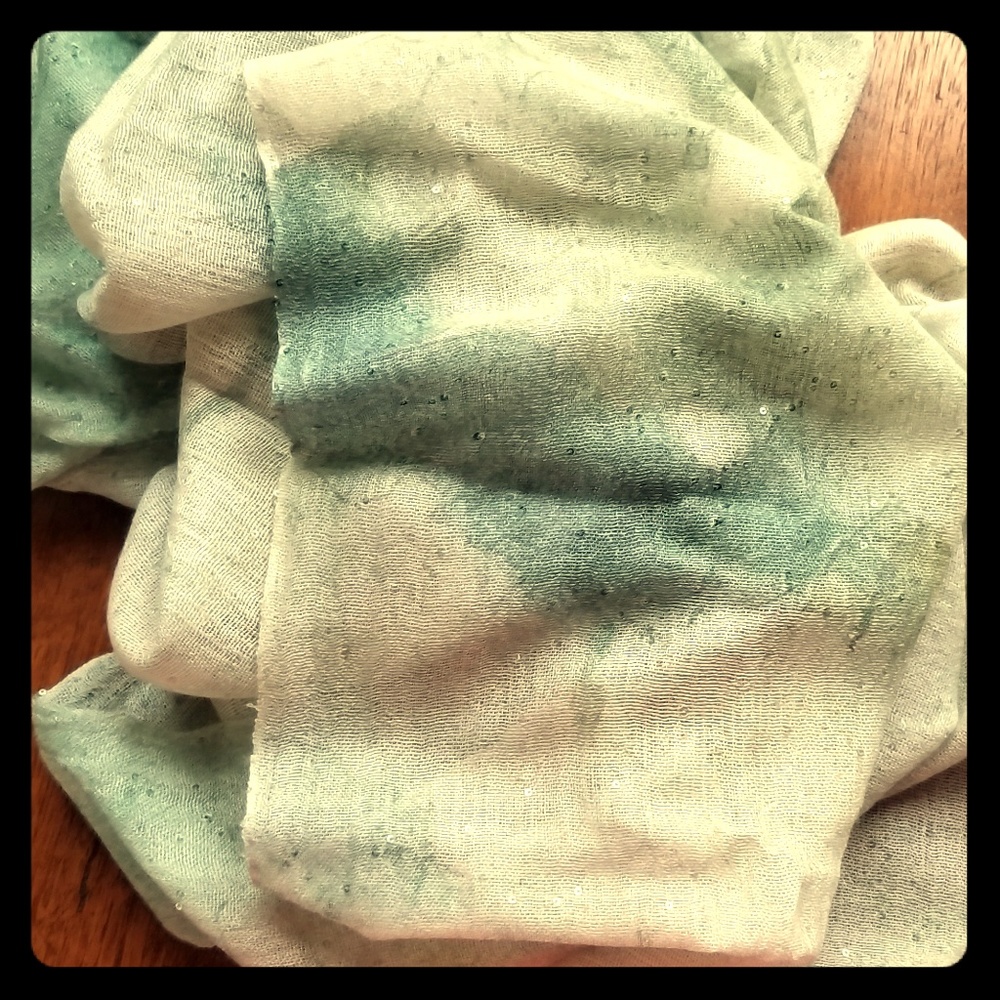 Stunning cashmere & silk scarf